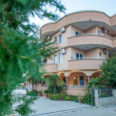 Apartments And Bungalow Casa Palma Ulcinj Exterior foto